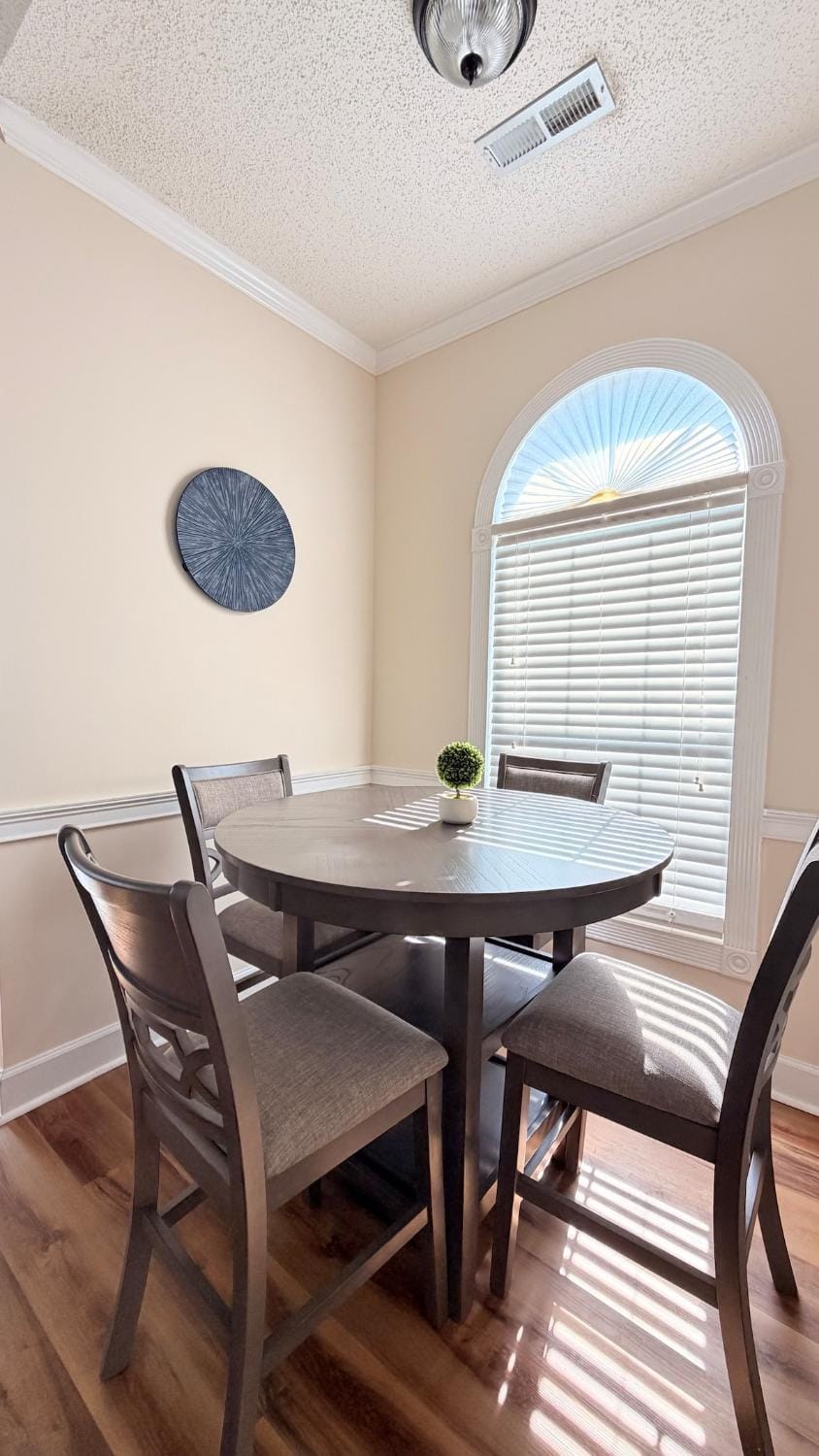 Bright Myrtle Beach Condo King Bed Pool Apartment in Carolina Forest