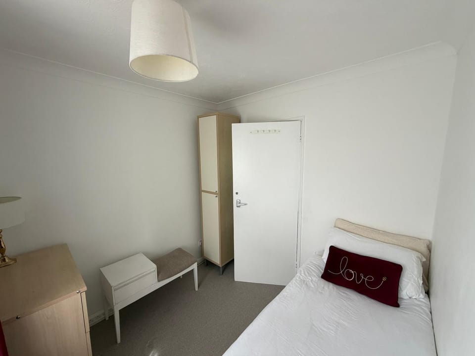 Bed, Bedroom, wardrobe