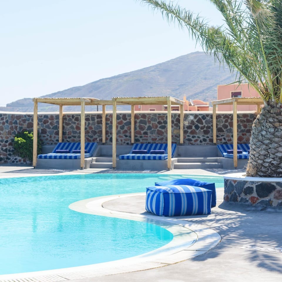 Decorative detail, Pool view