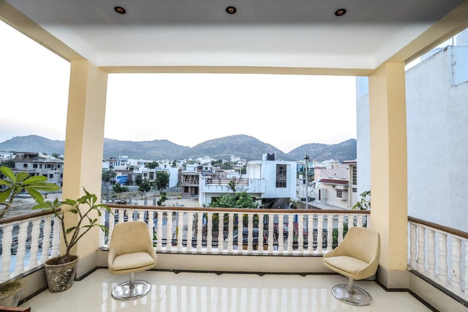 Nearby landmark, Day, Balcony/Terrace, Mountain view