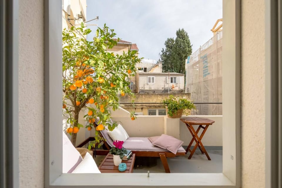 View (from property/room), Balcony/Terrace, Seating area, Garden view