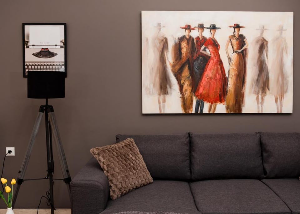 Living room, Seating area