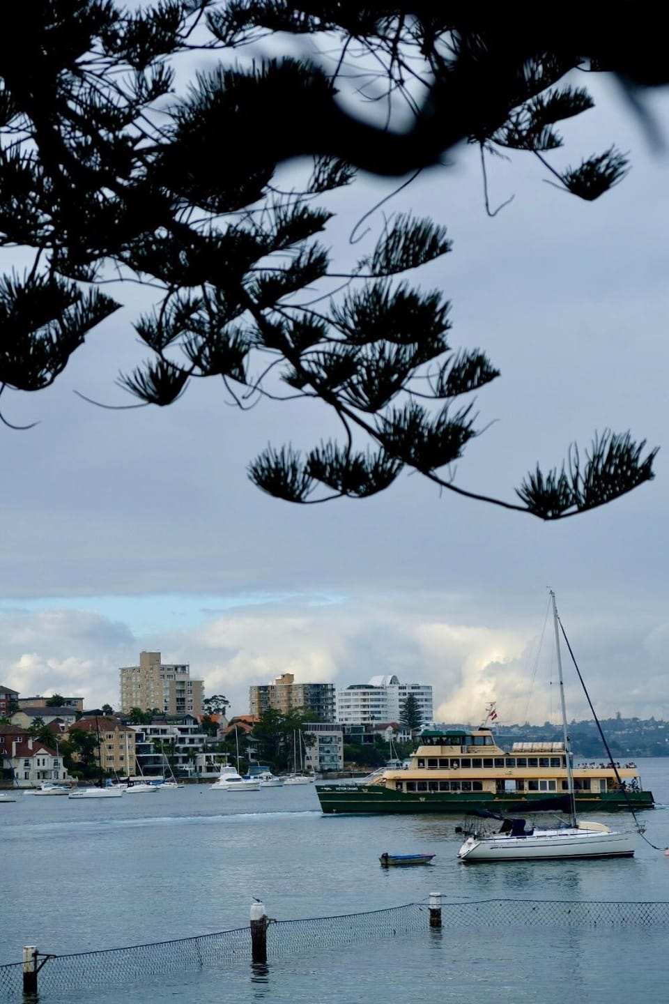 The Esplanade - Prime location Architect designed Apartment in Manly