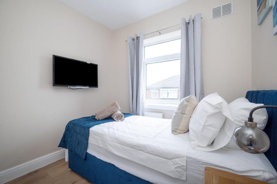 3BR, Central Doncaster, Parking, Self Check In House in Doncaster