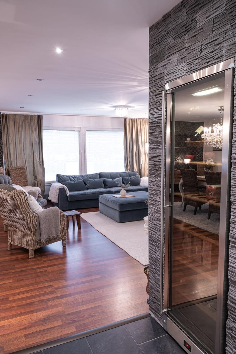 Living room, Seating area