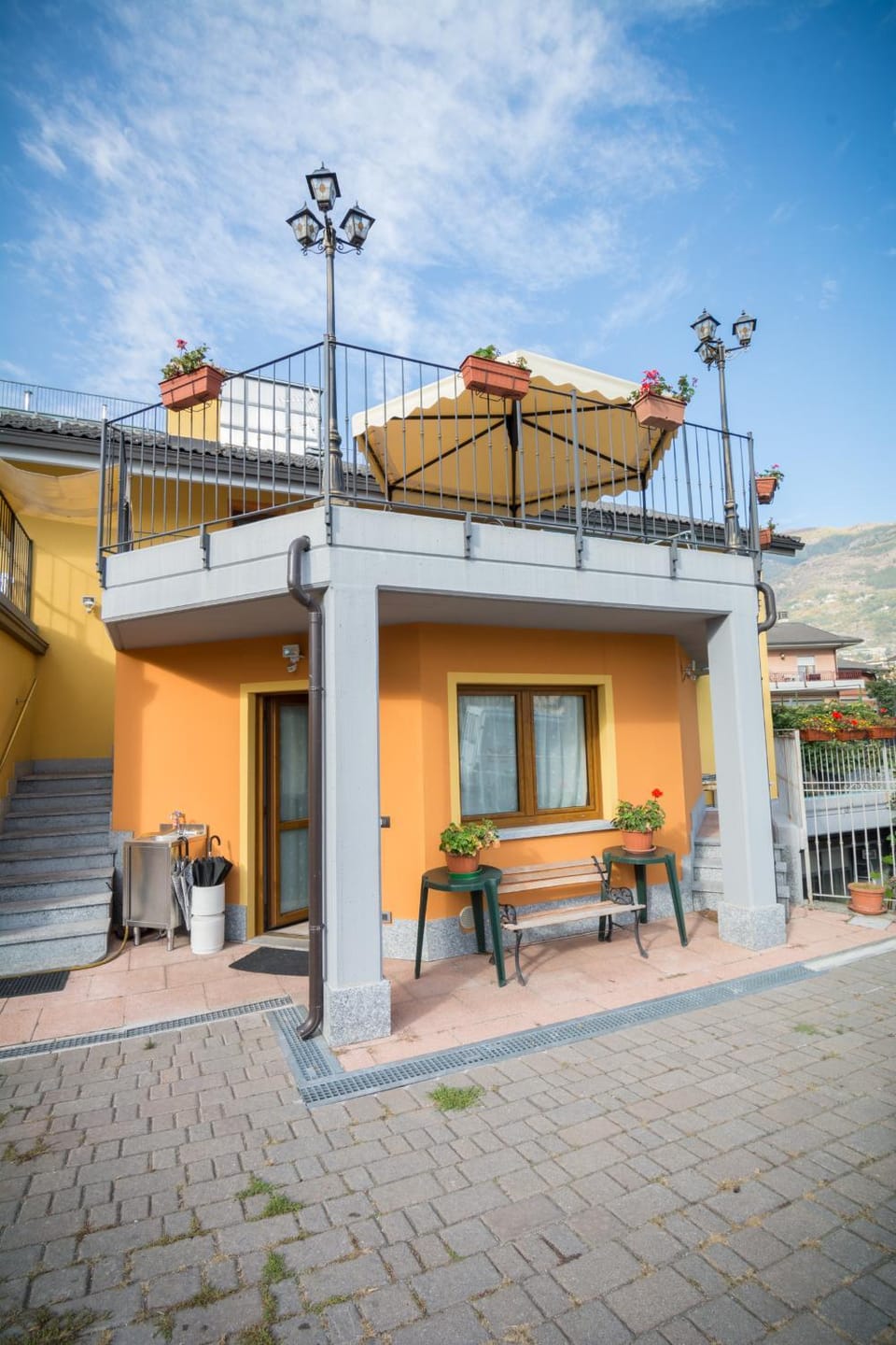 La Casa Del Grillo 2 Bed and Breakfast in Aosta