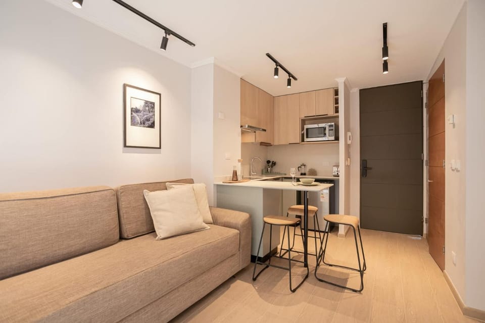 Kitchen or kitchenette, Living room, Seating area, Dining area