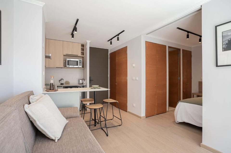 Bed, Photo of the whole room, Dining area, Bedroom
