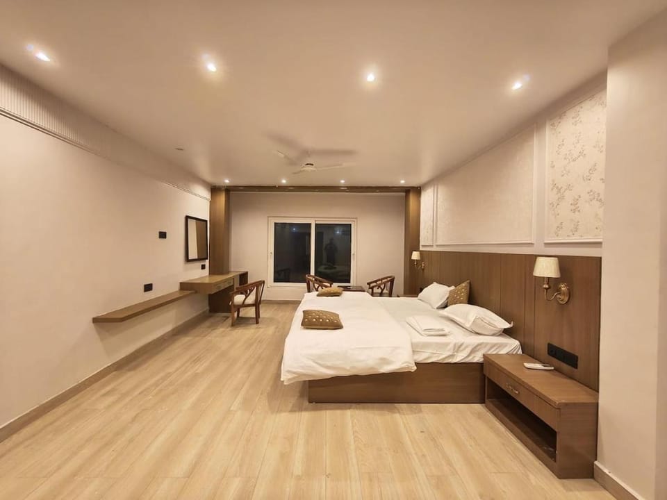 Hotel Saavi River Front Kinara Cafe Apartment in India