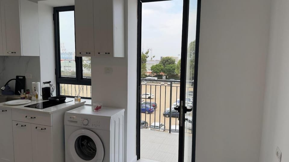 View (from property/room), Balcony/Terrace, Kitchen or kitchenette, Dining area