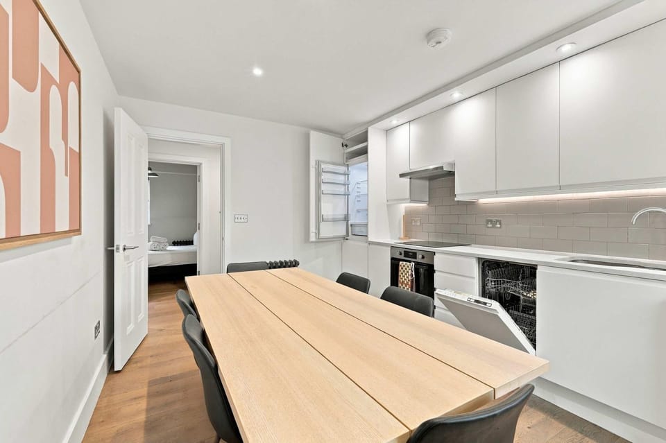 The Magnolia l 3 Bed l Lower Marsh Waterloo Apartment in City of Westminster