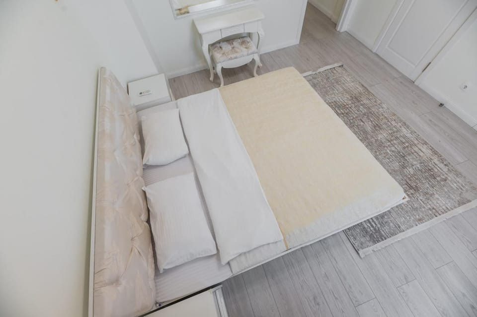 4YOU Апартаменты рядом с ТРЦ Мега Молл Apartment in Almaty