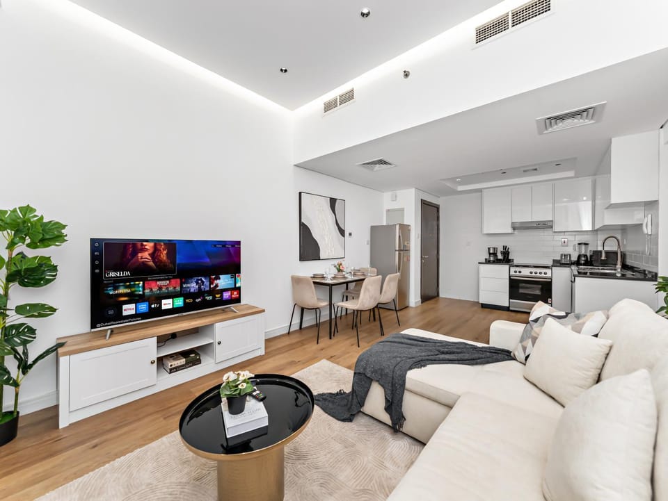 Modern and Luxurious 1BR in Dubai Marina Apartment in Dubai