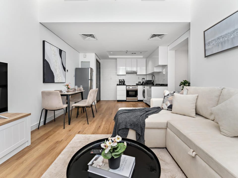 Modern and Luxurious 1BR in Dubai Marina Apartment in Dubai