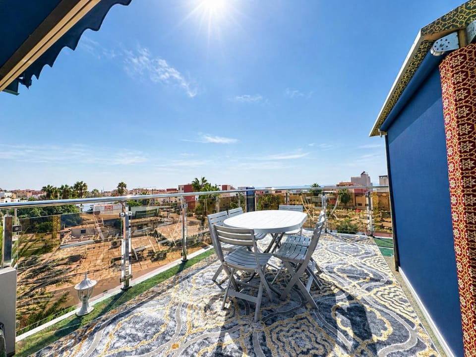 Balcony/Terrace, Internal: Not applicable to any particular room