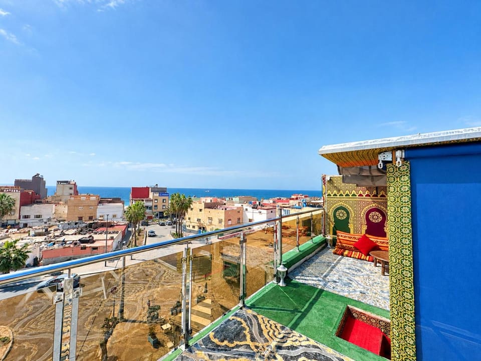 Balcony/Terrace, Internal: Not applicable to any particular room