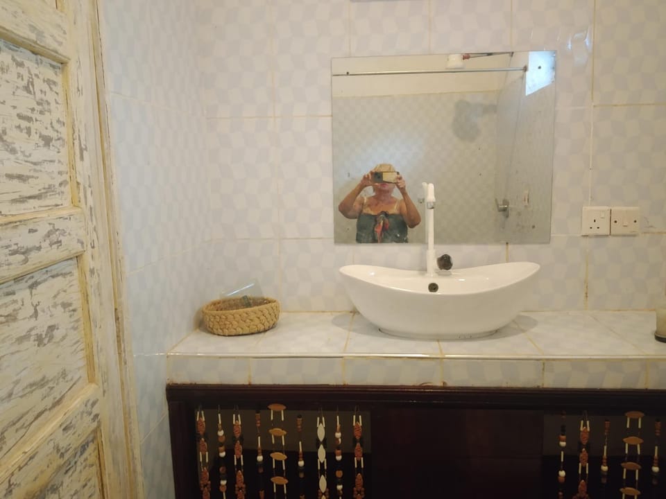 Al Mar Bed and Breakfast in Kenya