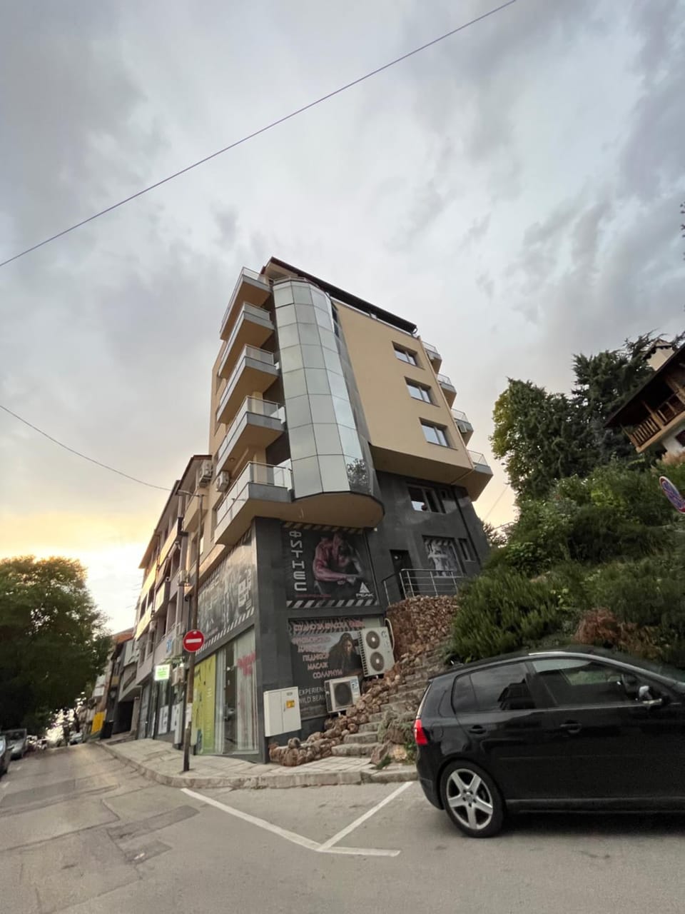 Property building, Neighbourhood, City view, Street view