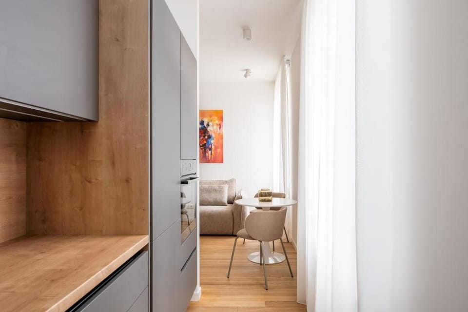 Amazing Location, 1 Bedroom, Bath, Fast WiFi - Charming Retreat by Innorental Apartment in Riga