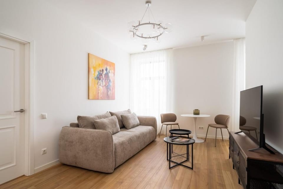 Amazing Location, 1 Bedroom, Bath, Fast WiFi - Charming Retreat by Innorental Apartment in Riga