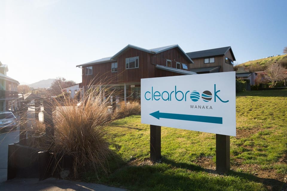 Facade/entrance, Property logo or sign