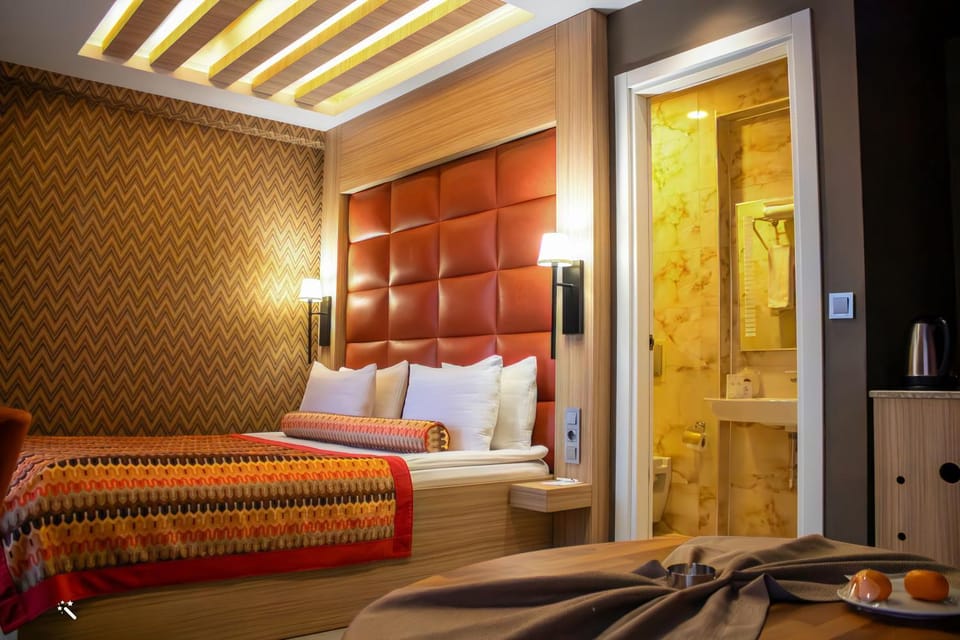 Bed, Photo of the whole room, Bedroom