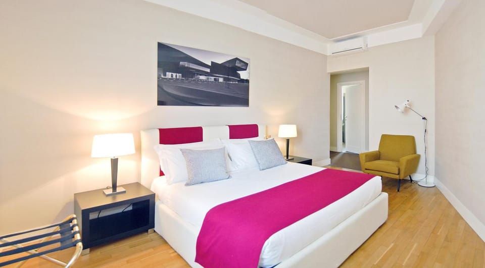 Bed, Photo of the whole room, Bedroom, air conditioner