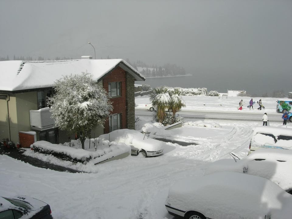 Facade/entrance, Winter