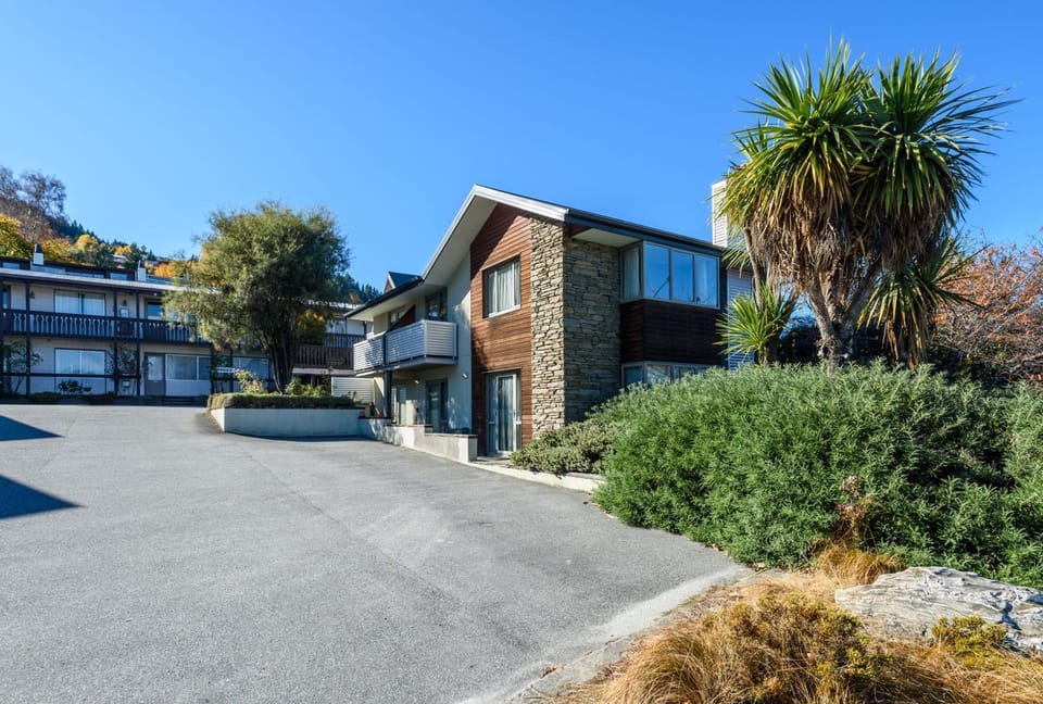 Property building, Garden