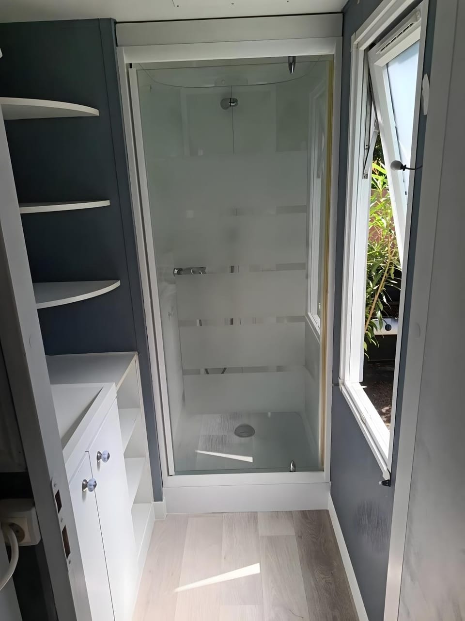 Bathroom, Living room