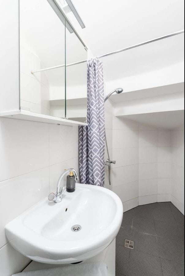 Central Spacious Stone Apartment Apartment in Vienna