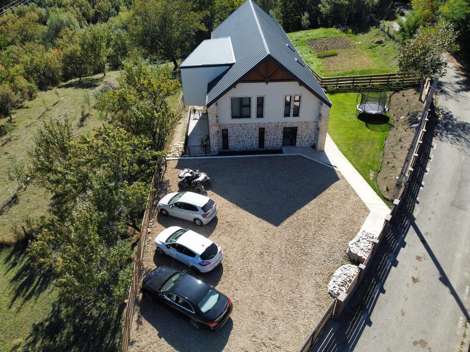 Property building, Bird's eye view, Parking