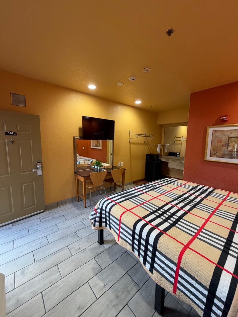 TV and multimedia, Photo of the whole room, Bedroom