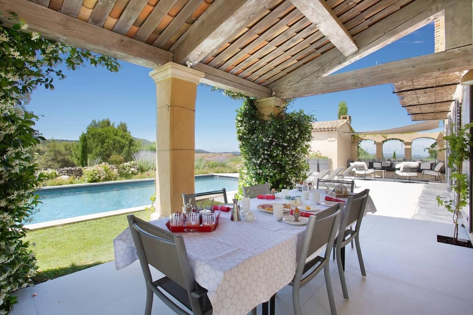 Property building, Balcony/Terrace, Living room, Swimming pool