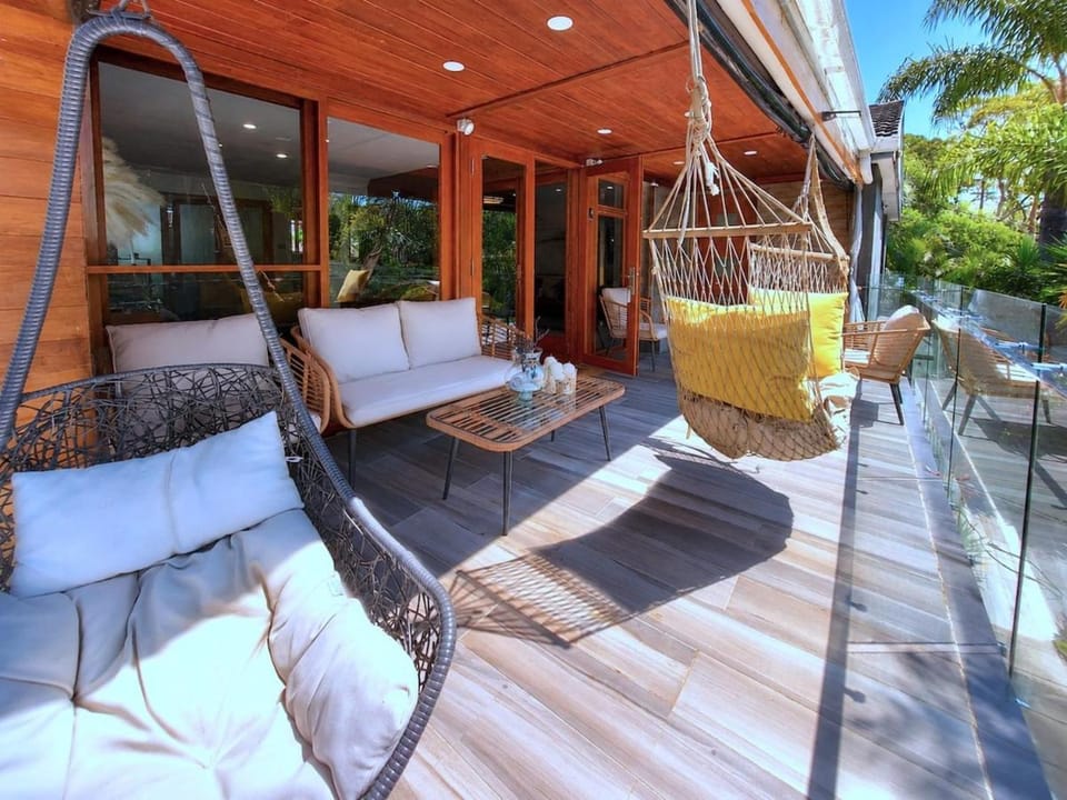 Palm Beach Heart! Lovely Home for Large group! Outdoor SPA! Ocean Beach House in Pittwater Council