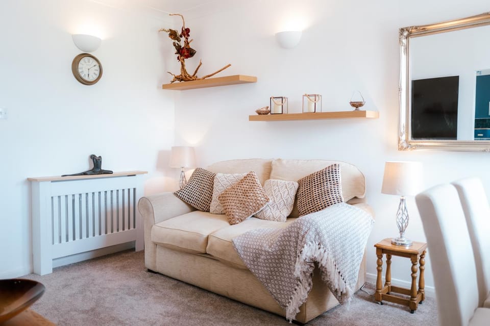Sea-View Herne Bay Apartment with Parking & Sleeps 5 Apartment in Herne Bay