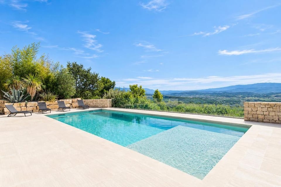 Villa Lumière, Exceptional Provençal panorama Villa in Gordes