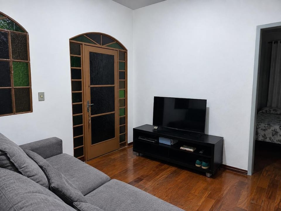 Casa familiar com pomar para ate 4 pessoas House in Belo Horizonte