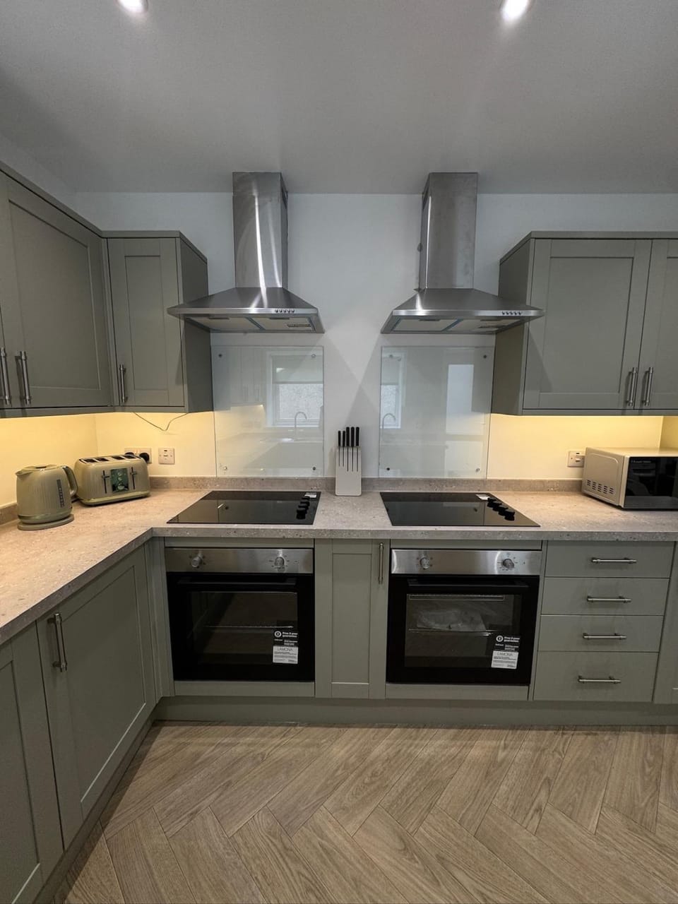 Contractors Accommodation Swansea House in Swansea