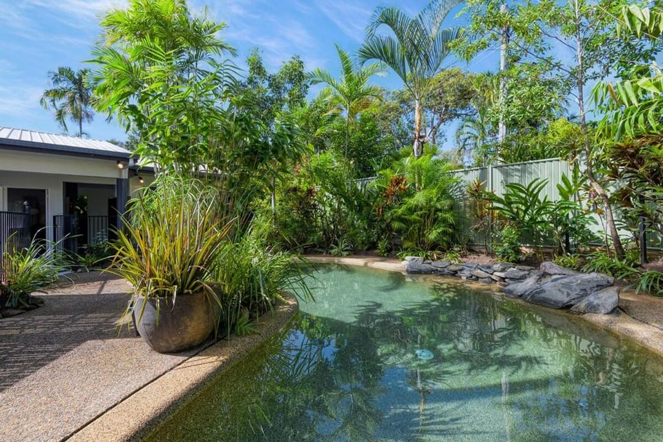 Ba Nahan - 2 Homes - Whole duplex together but separate House in Port Douglas