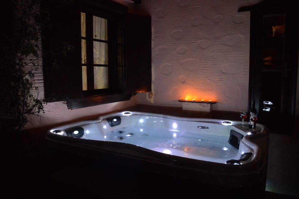 Night, Hot Tub