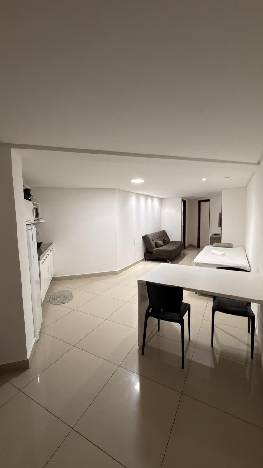 Bed, Kitchen or kitchenette, Living room, Photo of the whole room, Seating area, Dining area