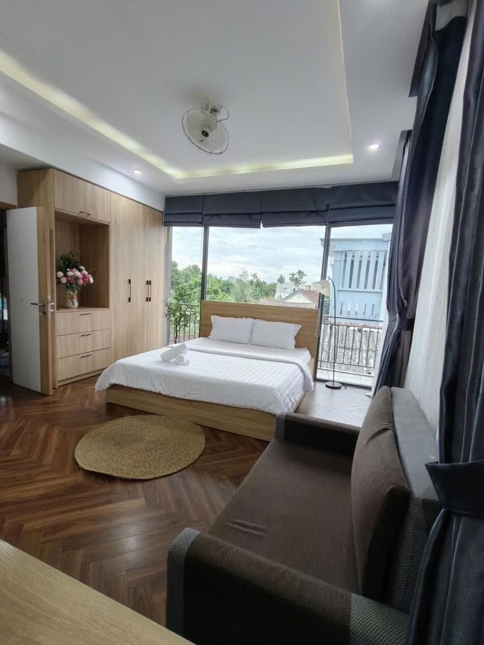 Bed, Natural landscape, TV and multimedia, View (from property/room), Balcony/Terrace, Living room, Photo of the whole room, Seating area, Bedroom, wardrobe