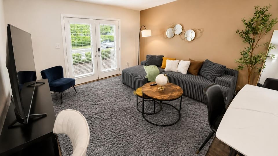 The Sutton Modern 2BR Escape C3 House in Hoover