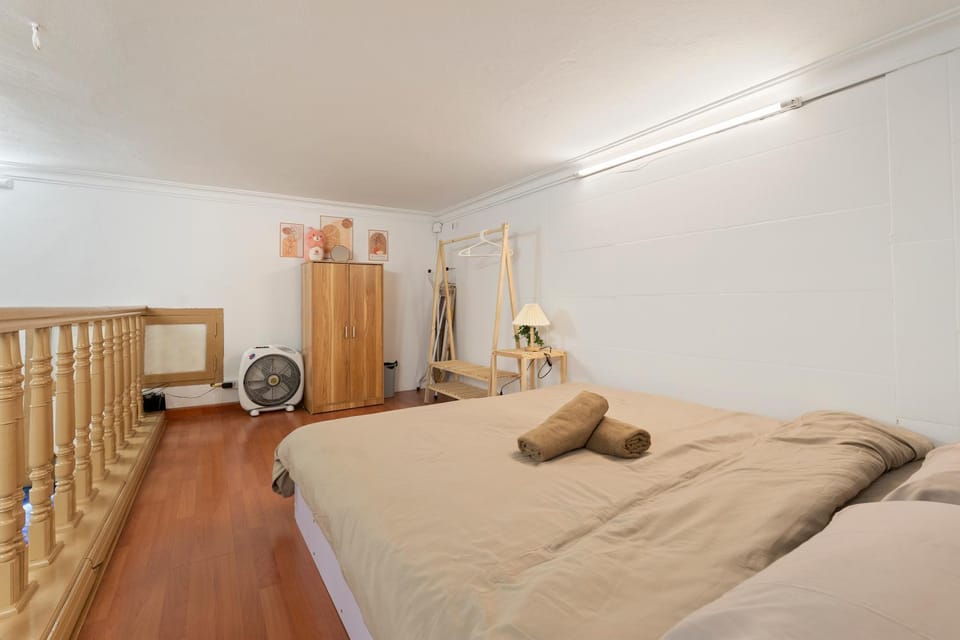 Bed, Bedroom, flat iron, wardrobe