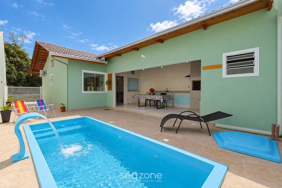 Patio, BBQ facilities, Area and facilities, Swimming pool