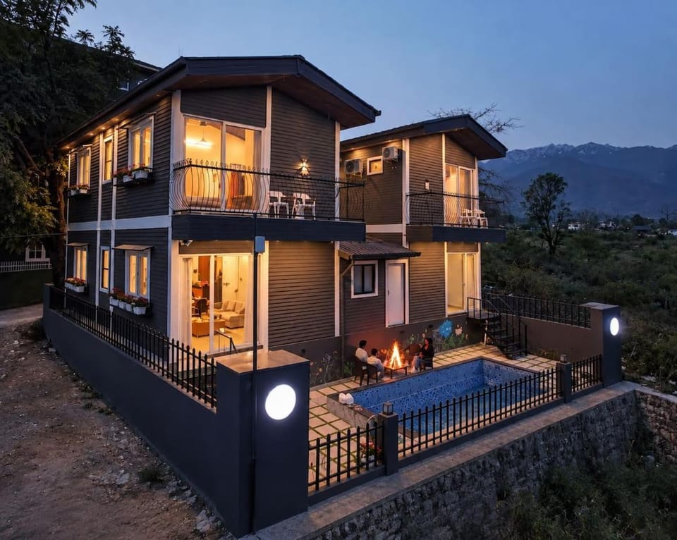 Blue Poppy - Luxury villa with pool & mountain views Villa in Dehradun