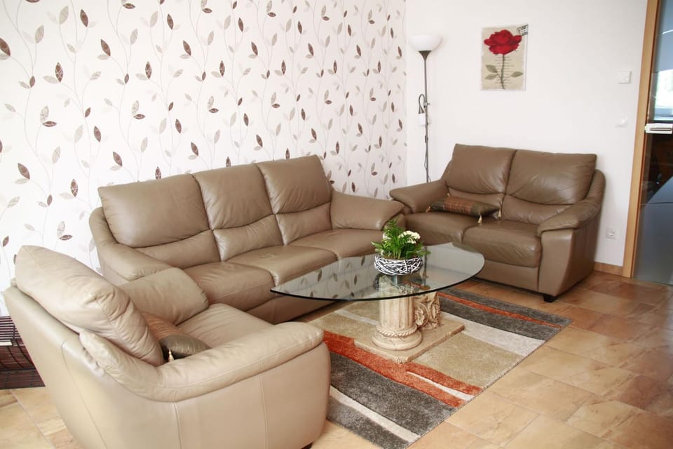 Living room, Decorative detail