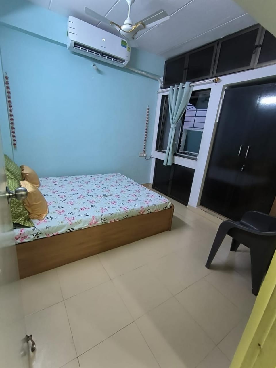Bed, Bedroom, air conditioner