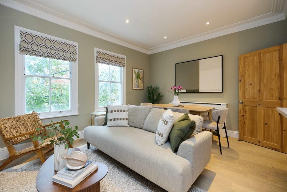 The Crimsworth Split Apartment in London